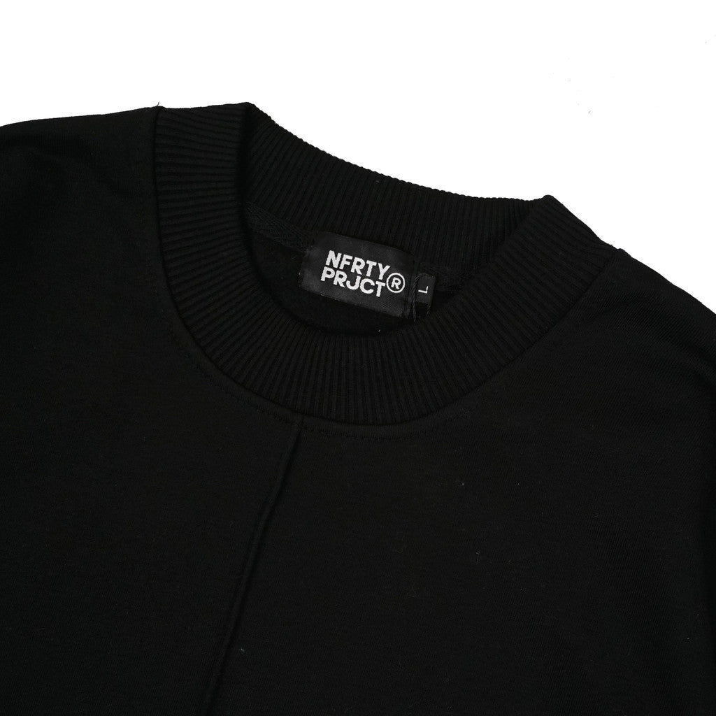 Sweater Crewneck Besar dari Noforty Project Bueno Hitam